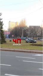 В центре Донецка произошло ДТВ – у авто вырвало мотор