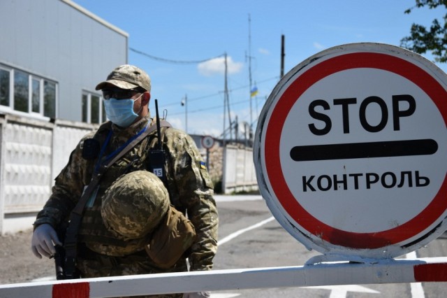 КПВВ «Станица Луганская» в связи с карантином временно закрывается