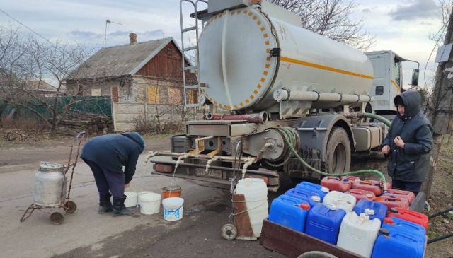 На Донеччині рятувальники доставили майже 90 тонн води мешканцям прифронтових селищ