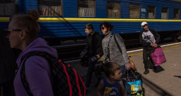 Безкоштовна евакуація для жителів Донеччини: новий маршрут на захід України