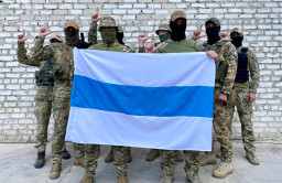 Легіон "Свобода Росії" показав кадри, на яких окупанти ховаються за мирними жителями