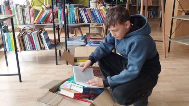 Донецька обласна бібліотека для дітей отримала книжкову допомогу від "Пласту"