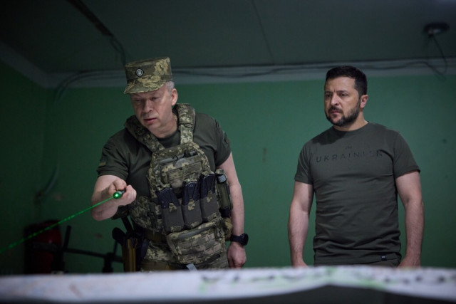 Зеленський відвідав найгарячіший напрямок фронту Зеленський відвідав найгарячіший напрямок фронту