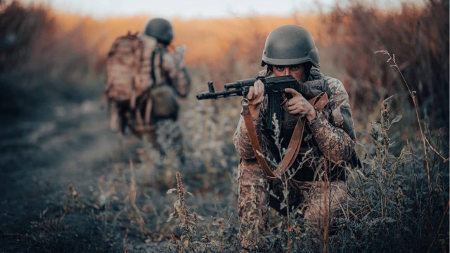 Атака за атакою: рашисти намагаються відновити втрачені позиції під Бахмутом
