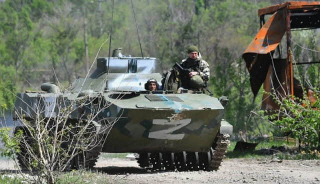 Противник тисне з усіх боків: повідомляють про велике просування окупантів у Донецькій області