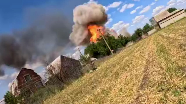 У Дружківці поліцейський зазнав травми під час порятунку людей після обстрілу У Дружківці поліцейський зазнав травми під час порятунку людей після обстрілу