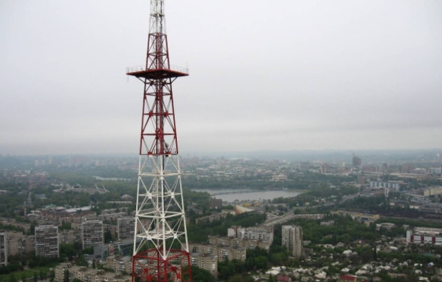 У Луганській області громадян карають за пошук мобільного зв'язку