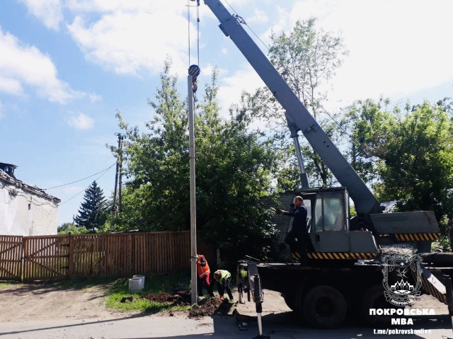 Оновлення опор освітлення в Покровську: забезпечення стабільності електропостачання