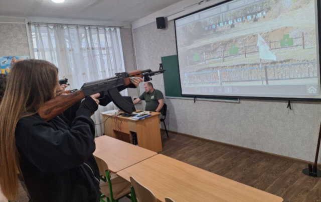 У місті Шахтарське створено осередок викладання предмета «Захист України»: деталі