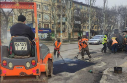 У Краматорську ремонтують пошкоджені дороги