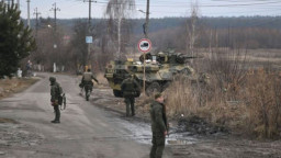 На Луганщині окупанти розгорнули потужний наступ із залученням авіації