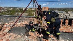У Слов&rsquo;янську з даху багатоповерхівки дістали уламки ракети