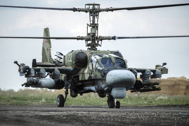 Українські військовослужбовці знищили черговий "алігатор" росіян Українські військовослужбовці знищили черговий "алігатор" росіян