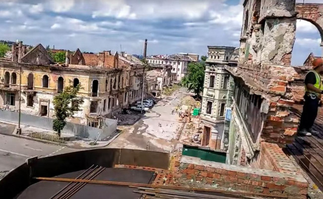 Росіяни скуповують житло в Маріуполі та розглядають місто як курорт - Андрющенко Росіяни скуповують житло в Маріуполі та розглядають місто як курорт - Андрющенко