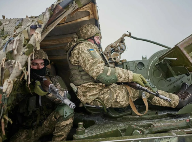 Бійці ЗСУ просунулися в Торецьку: ворог продовжує тиснути біля Часового Яру, Покровська і Курахового