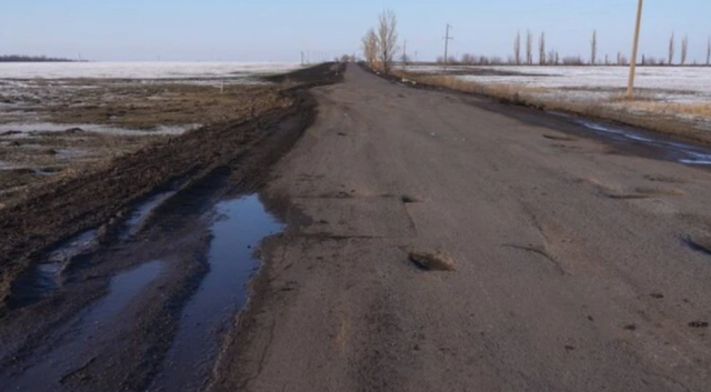 "Шлях до порятунку": у якому стані дорога евакуації з Покровського напрямку