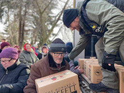 Благодійні організації передали 824 тонни гуманітарної допомоги мешканцям Донеччини – ОВА