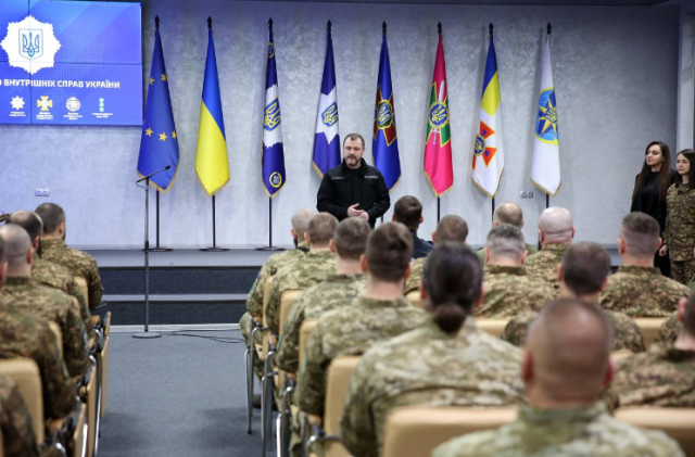 Правоохоронці з Донеччини отримали відомчі та державні нагороди від міністра МВС України