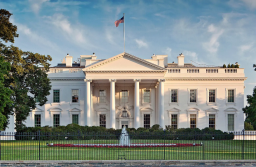 США змінюють стратегію щодо України, допускаючи перемови про мир з Росією