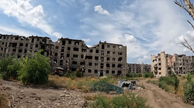 Влада “днр” не планує відбудовувати Бахмут: подробиці