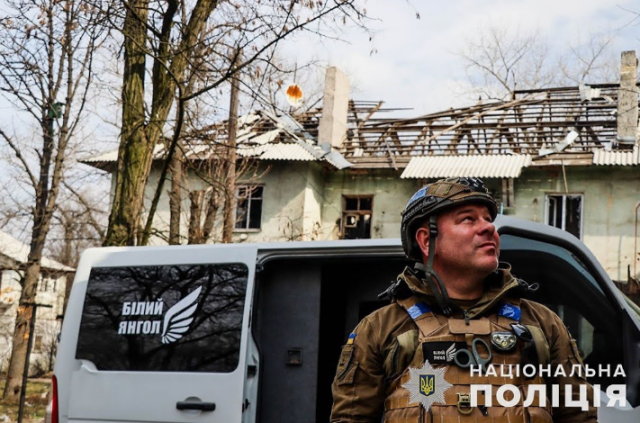«Білі янголи» евакуювали із Гірника на Донеччині ще 20 мешканців