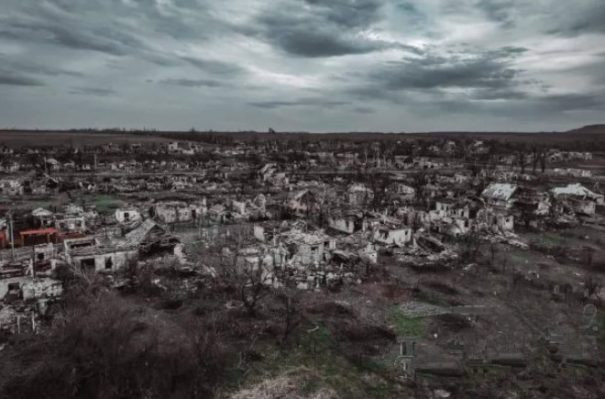 Росіяни і надалі просуваються у Мар'їнці