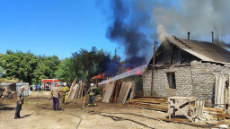 Масштабна пожежа у центрі Луганська: деталі надзвичайної ситуації