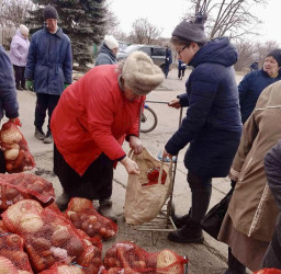 Волонтери Краматорська допомогли мешканцям Іллінівської громади