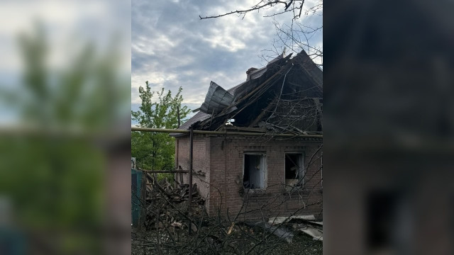 У Слов&rsquo;янську дрони РФ влучили в пошту та житловий сектор