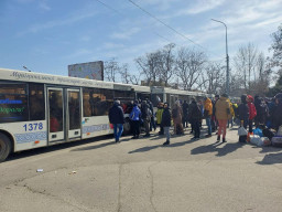 Росіяни хочуть евакуювати 70 тисяч мешканцiв окупованої частини Запорізької області