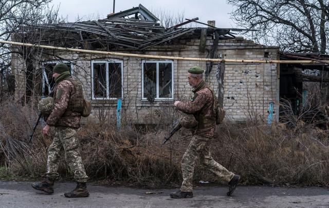 Бої за Мар'їнку: окупанти просуваються, але ЗСУ дають відсіч