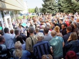 Окупанти продовжують видавати російські паспорти громадянам України