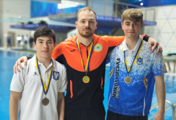 Спортсмен з Маріуполя здобув два золота на чемпіонаті України зі стрибків у воду