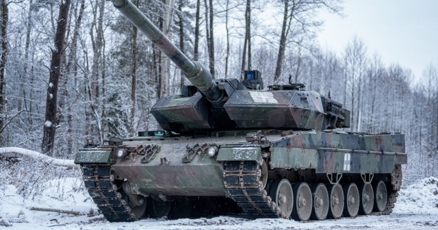 У мережі з'явилися кадри знищеного німецького танка Leopard 2A6: деталі У мережі з'явилися кадри знищеного німецького танка Leopard 2A6: деталі