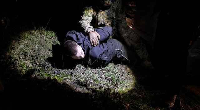 Вкрали 8 тонн військового пального: на Донеччині судитимуть трьох офіцерів ЗСУ Вкрали 8 тонн військового пального: на Донеччині судитимуть трьох офіцерів ЗСУ