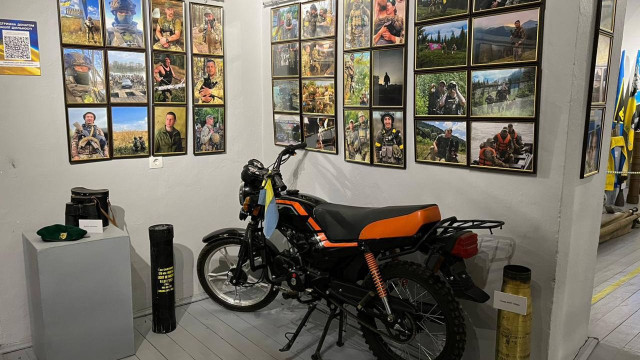 Трофейний мотоцикл із Сіверська передали до музею в Мукачеві Трофейний мотоцикл із Сіверська передали до музею в Мукачеві