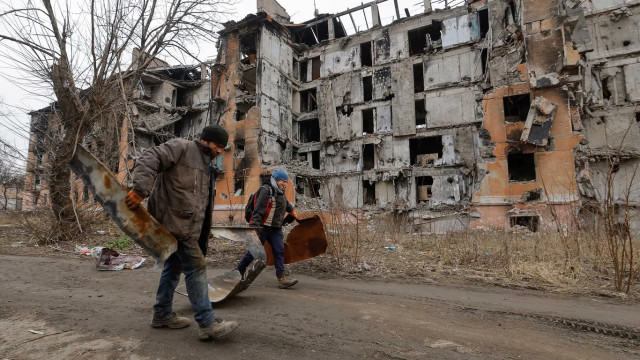 Окупанти почали відрізати місцевих мешканцiв Маріуполя від інтернету Окупанти почали відрізати місцевих мешканцiв Маріуполя від інтернету
