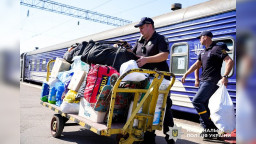 Рівне зустріло 12-й евакуаційний потяг із Донеччини: прибули ще четверо переселенців