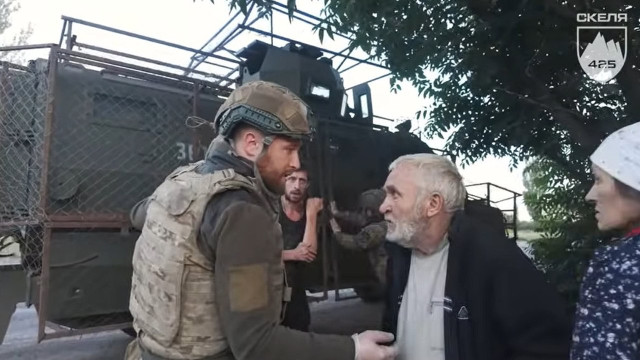 У Покровську врятували шестеро людей, які ховалися від обстрілів У Покровську врятували шестеро людей, які ховалися від обстрілів