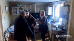 Родину з дитиною евакуювали з Олексієво-Дружківки після тривалих вмовлянь