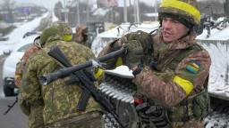 Нестача молодих солдатів і озброєння штовхає Україну до завершення війни