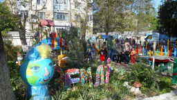 На Донеччині громада вирішує долю зруйнованого дитячого садка