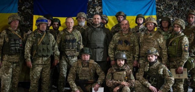 Міністр оборони побував у командному пункті на Бахмутському напрямку