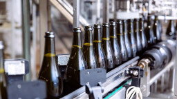 В окупованому Бахмуті заявили про намір відновити завод шампанських вин і соляні шахти