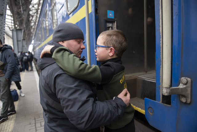 З Донецької області вивезли майже всіх дітей: деталі