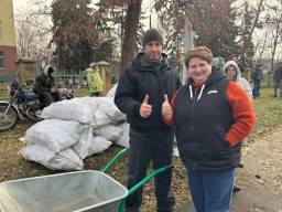 Мешканцям прифронтових регіонів продовжують надавати допомогу для забезпечення теплом
