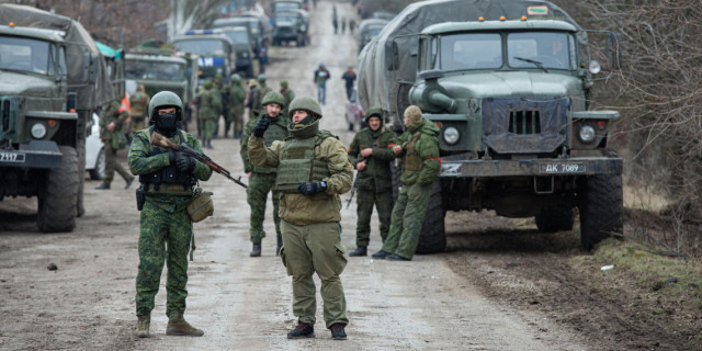 Росіяни готуються до евакуації своїх "адміністрацій" із Луганської області
