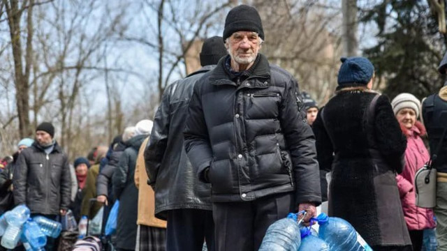 У Кришталевому на Луганщині триває гуманітарна криза через тримісячну відсутність водопостачання У Кришталевому на Луганщині триває гуманітарна криза через тримісячну відсутність водопостачання