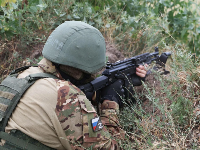 Загарбники зайшли в село Золота Нива на Донеччині: йдуть запеклі бої
