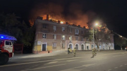 У центрі окупованого Луганська спалахнув житловий будинок